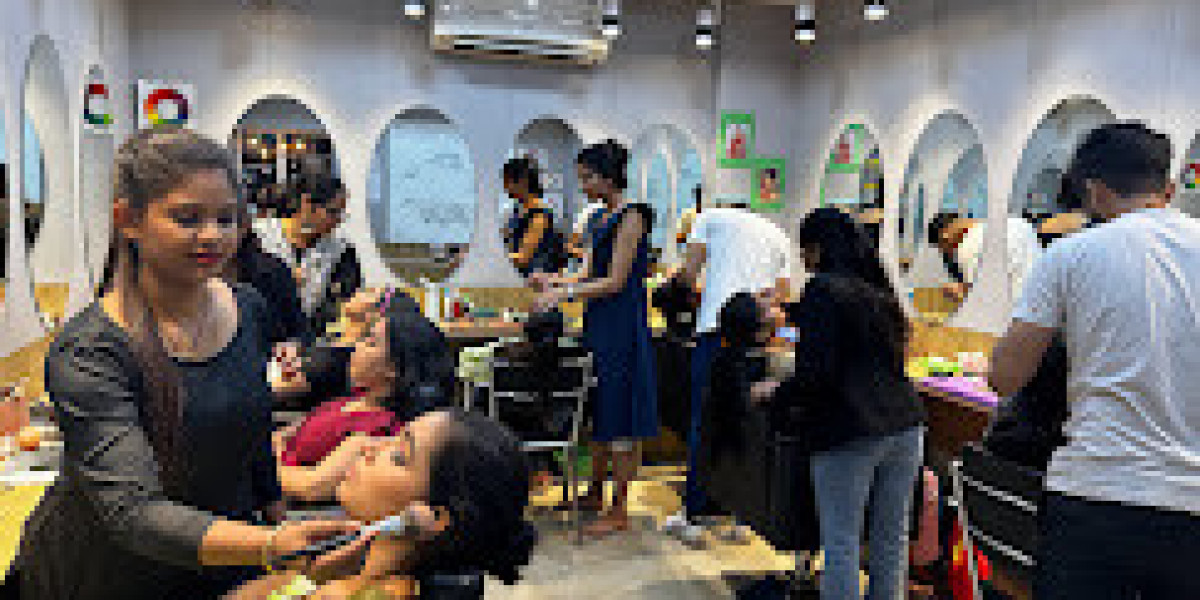 Lakmé Academy Powered By Aptech - Lajpat Nagar:- Makeup Academy In Lajpat Nagar