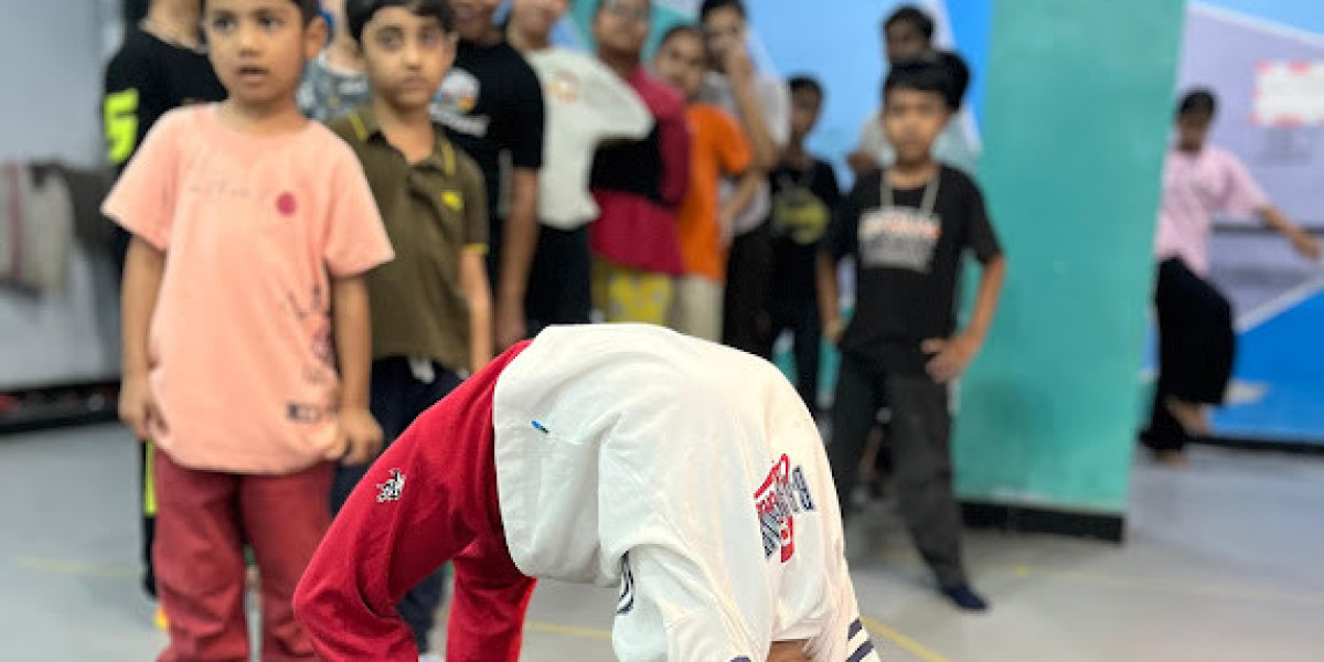 Salsa Dance Classes in Malviya Nagar – Buskers Dance Institute