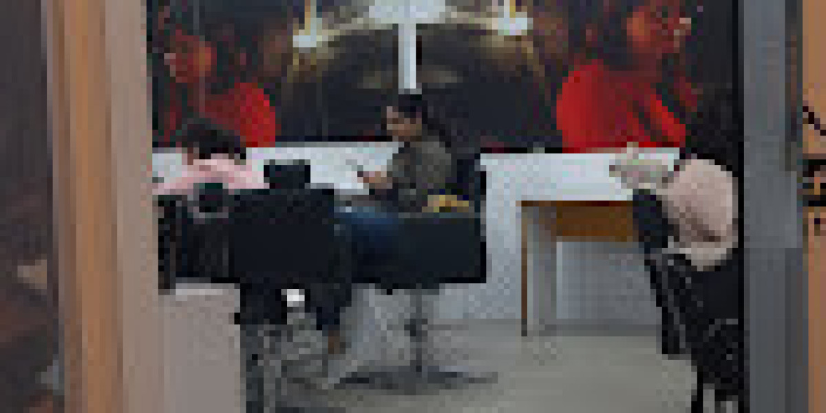 Lakmé Academy, Kalkaji:- Best Makeup Academy in kalkaji