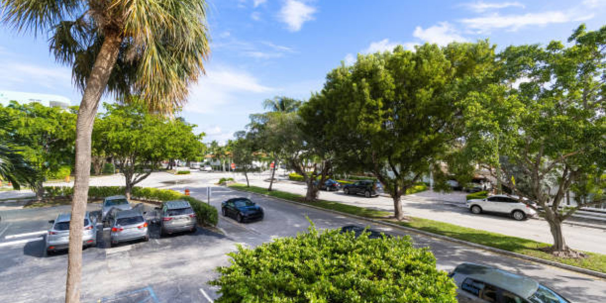 Experience Premium Fort Lauderdale Airport Car Service with EZ Drivers Limo